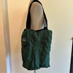 REI STAFF Tote by Alchemy Goods cotton multi pockets, green measures 15 x 17”